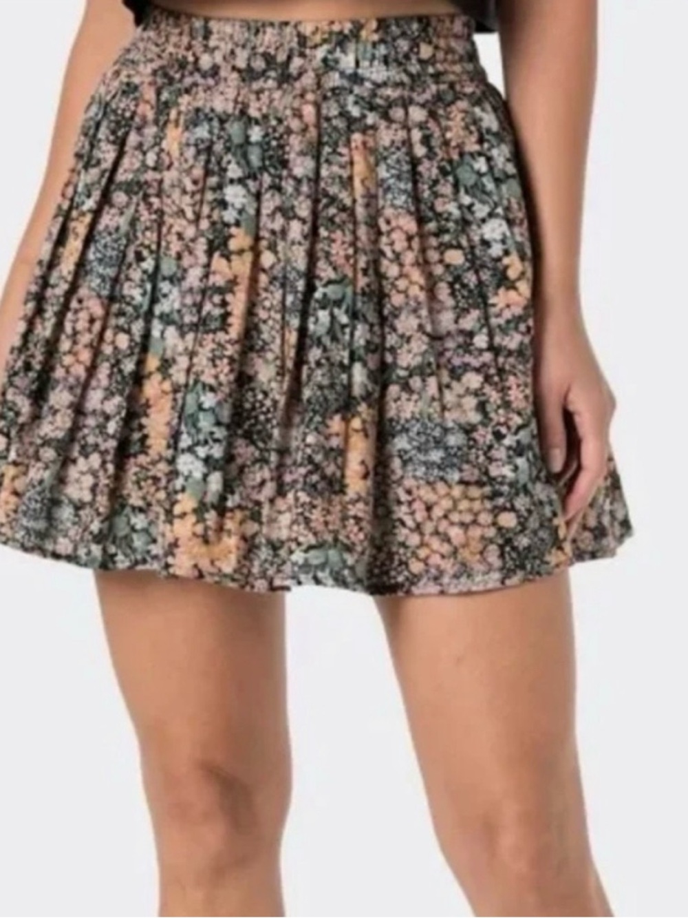 AE Floral Pleated Mini Skirt in Black and Pink